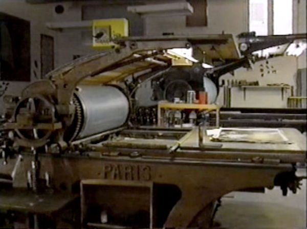 Machine à tirage lithographique de l'atelier Pousse Caillou à Roquefort des Corbières - Technique de la Zincographie